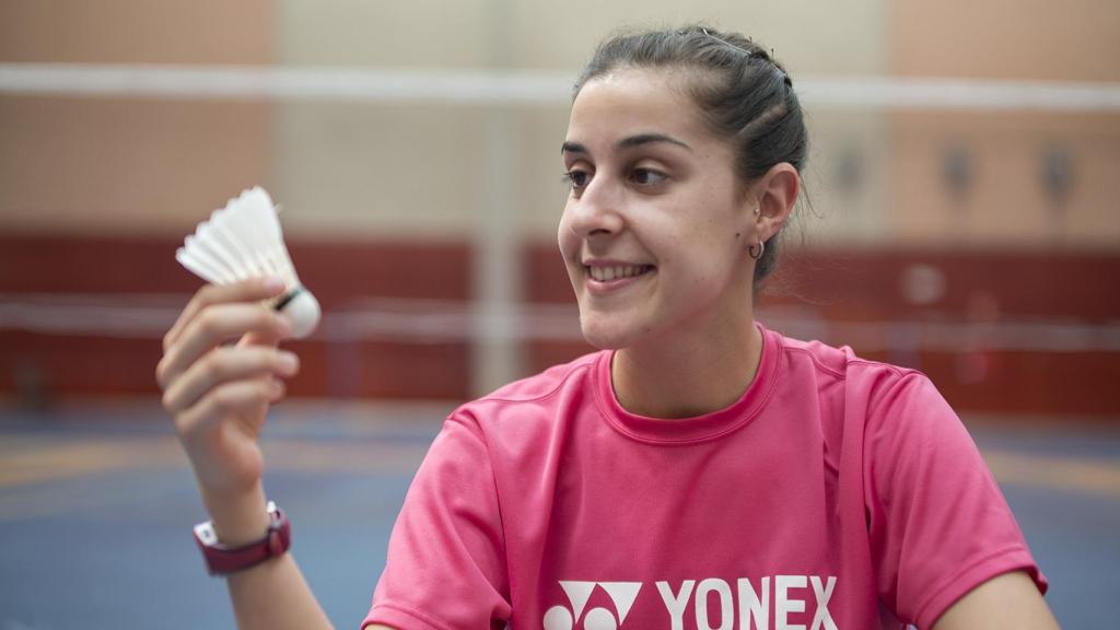 Carolina Marín posa con el volante para EL ESPAÑOL.