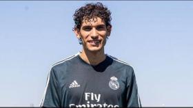 Vallejo tras el entrenamiento con el Real Madrid. Foto: realmadrid.com