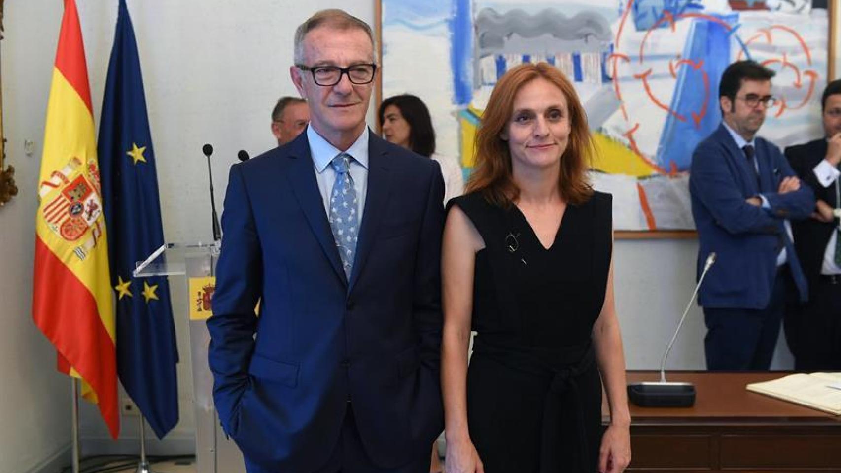 Beatriz Navas junto a José Guirao en el acto de toma de posesión.