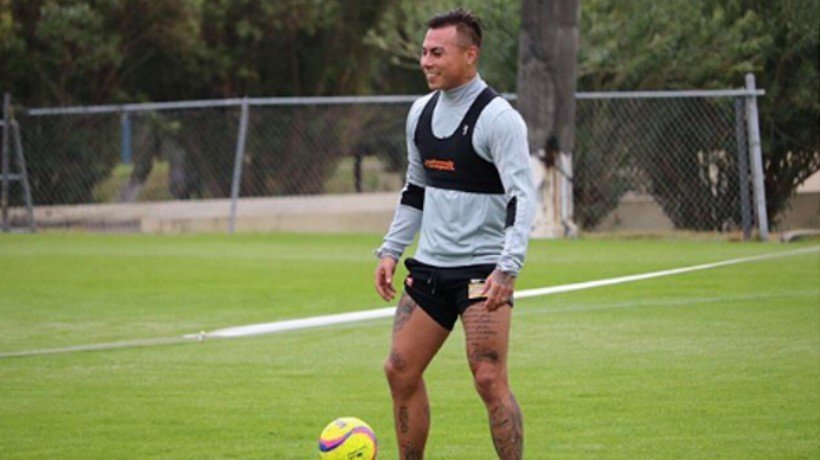 Eduardo Vargas en un entrenamiento con el Tigres. Foto: Instagram (@eduardovargasrj1)