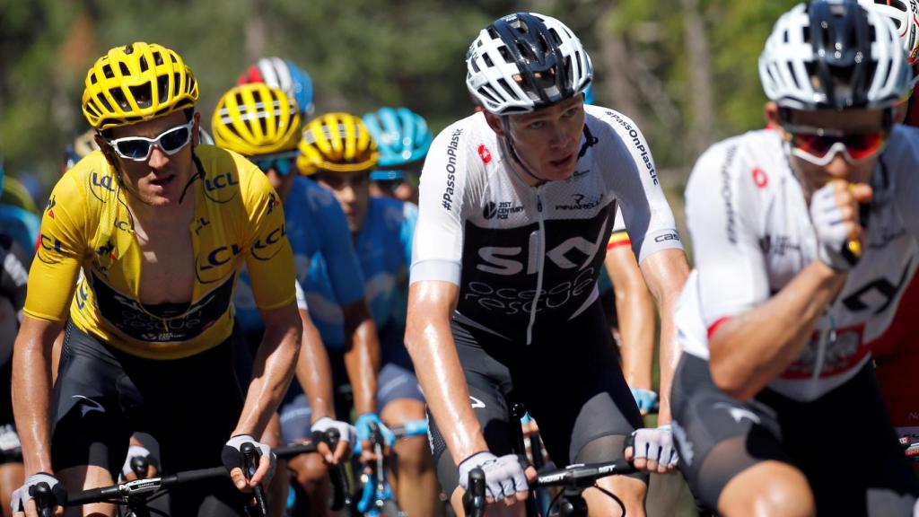 Geraint Thomas y Froome, en la subida al Croix de Fer.