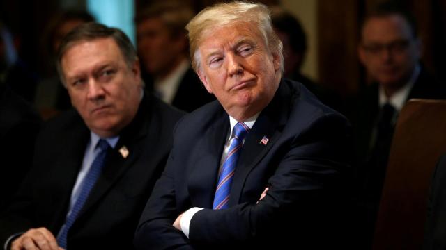 El presidente estadounidense, Donald Trump, reunido con su gabinete en la Casa Blanca.