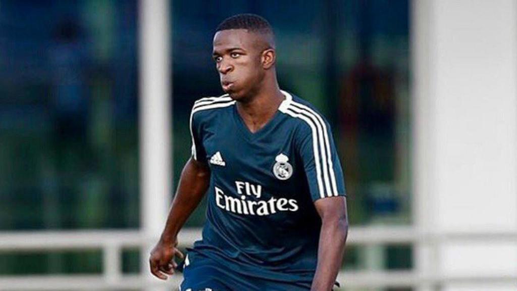 Vinicius entrena con el Real Madrid. Foto Twitter (@vini11Oficial)