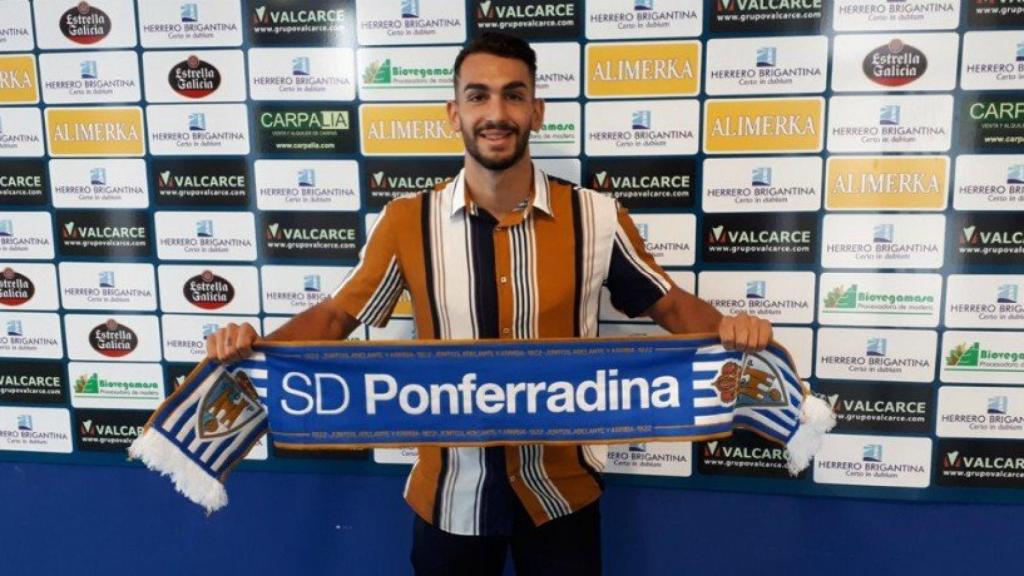 Joaquín Rodríguez ficha por la Ponferradina. Foto: Twitter (@SDP_1922)