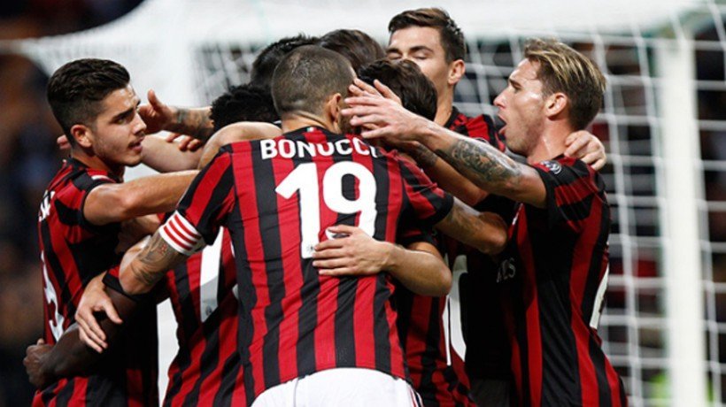 El Milan celebra un gol. Foto: acmilan.com