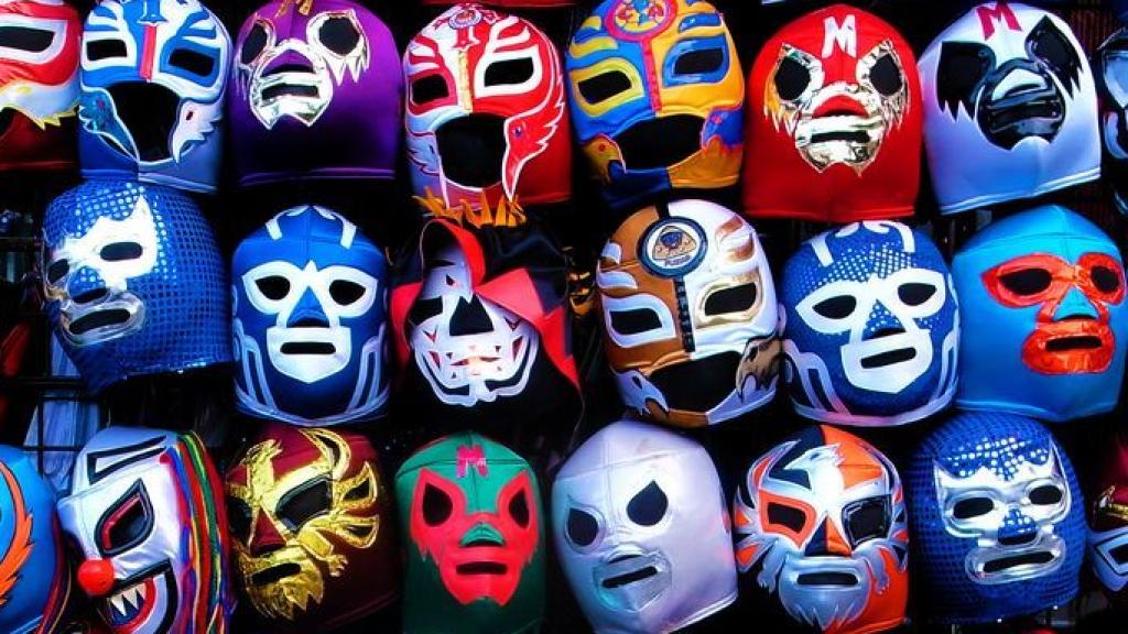 Mascaras de luchadores a la venta en Ciudad de México.