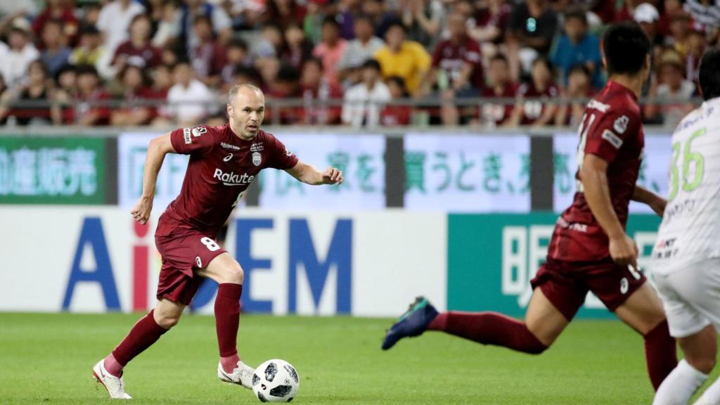 Andrés Iniesta, en su debut en la liga de fútbol japonesa