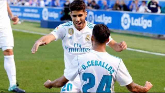 Asensio y Ceballos celebran un gol del Real Madrid