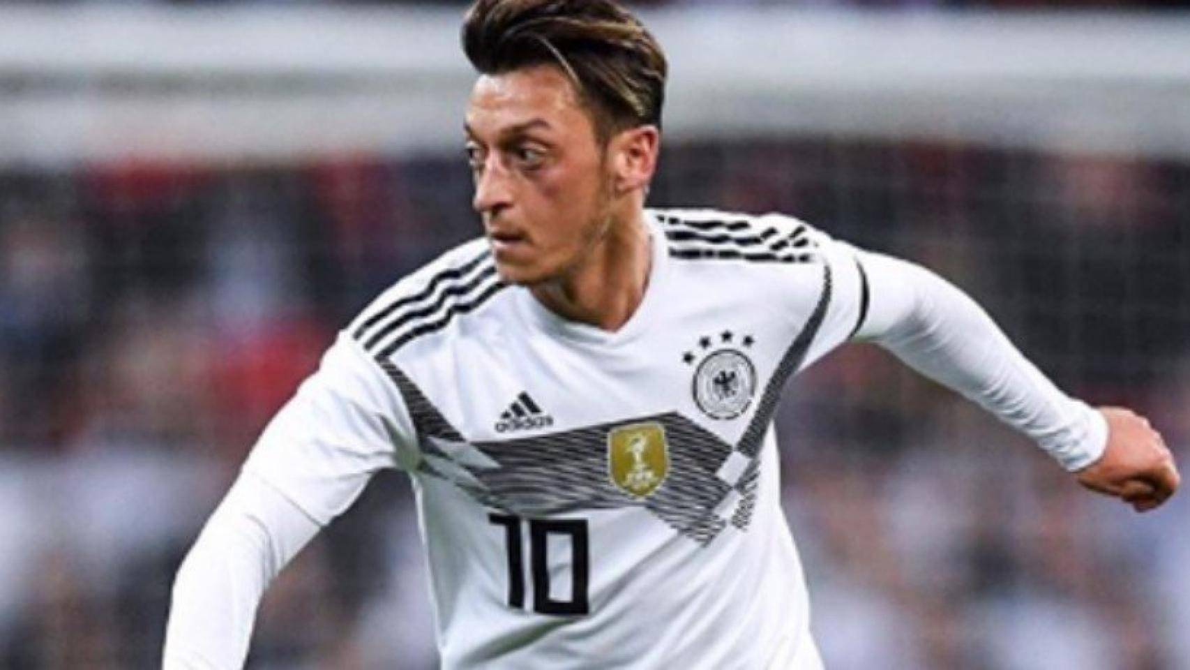 Özil con la selección alemana. Foto Instagram (@m10_official)