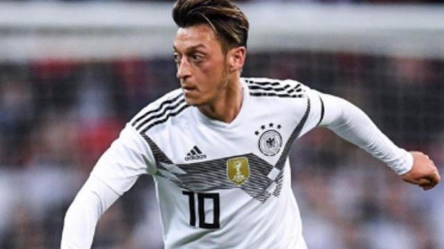 Özil con la selección alemana. Foto Instagram (@m10_official)