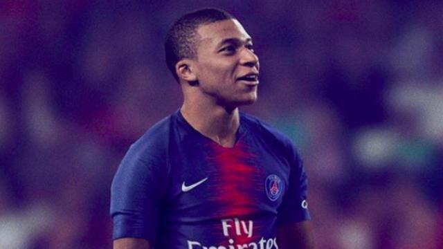 Mbappé presenta la nueva camiseta del PSG. Foto psg.fr