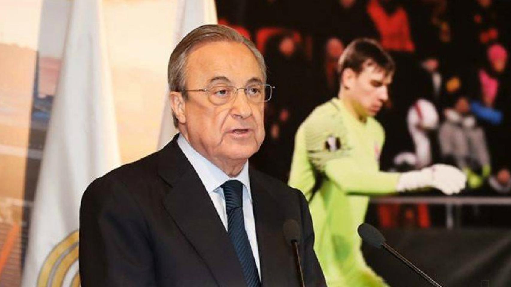 Florentino Pérez durante la presentación de Lunin