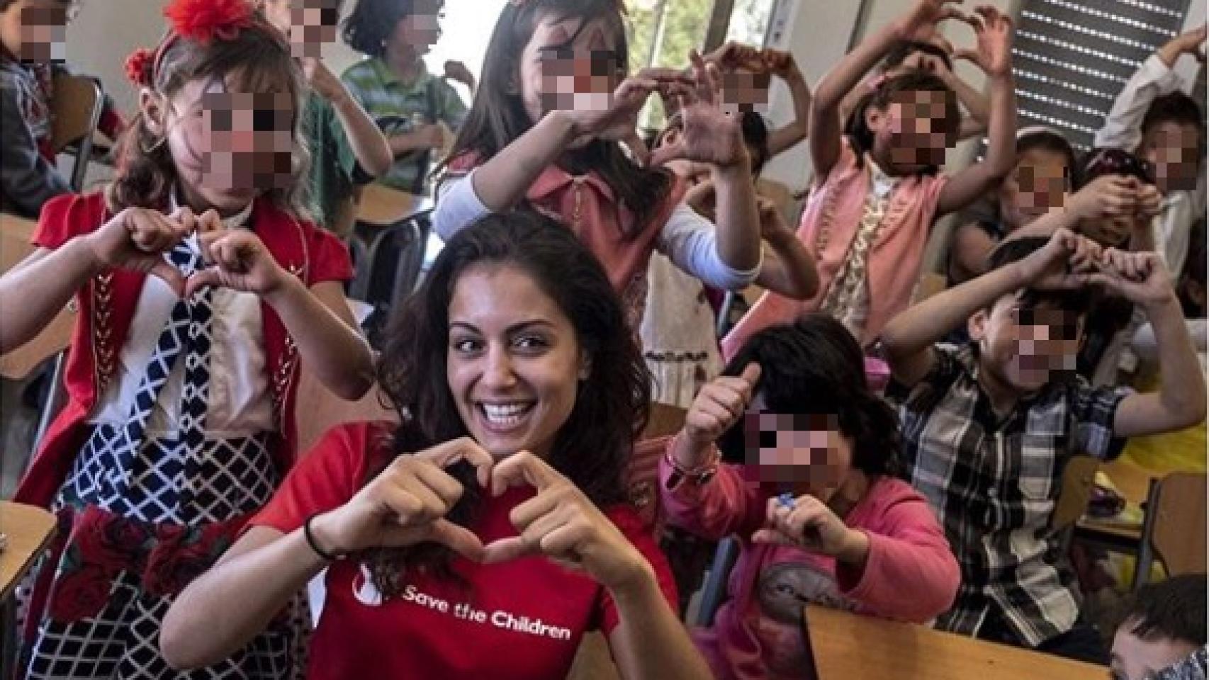 Hiba Abouk durante su visita a un campamento de refugiados sirios.