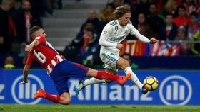 Modric contra Koke, en el derbi