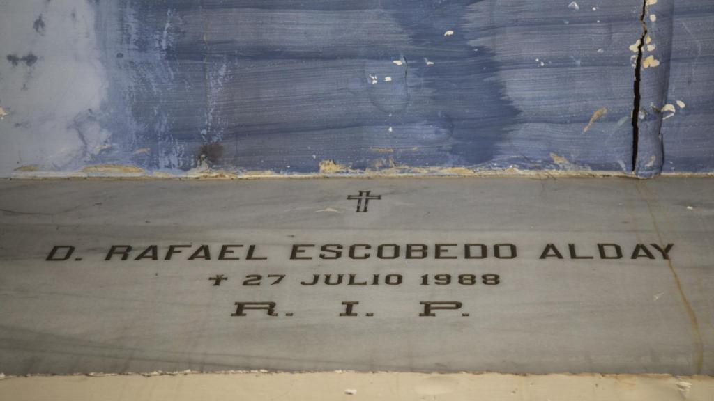 Tumba de Rafi Escobedo en el cementerio de San Isidro.