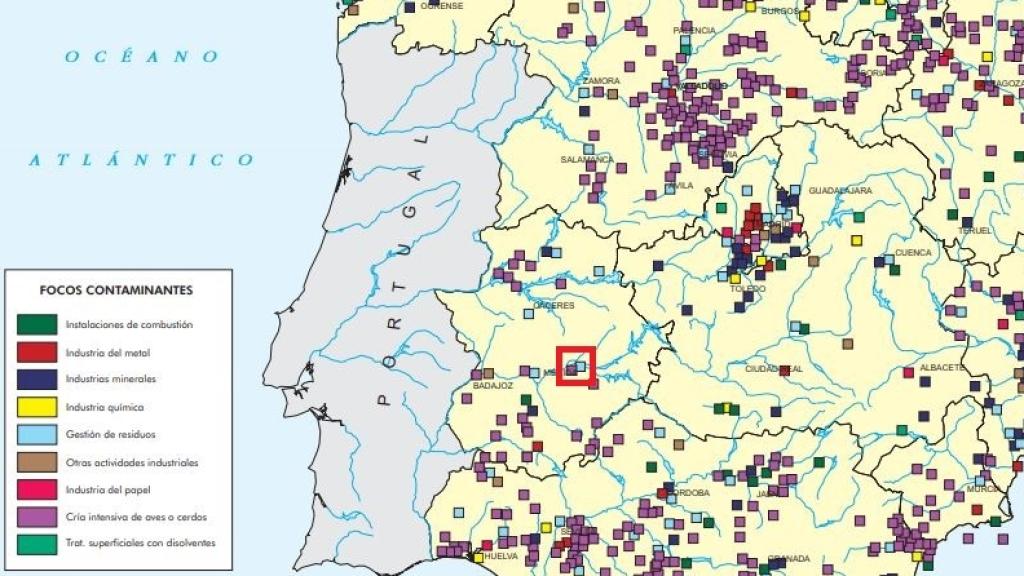 Enmarcados en rojo, los focos contaminantes que perjudican al curso medio del Guadiana a su paso por Medellín