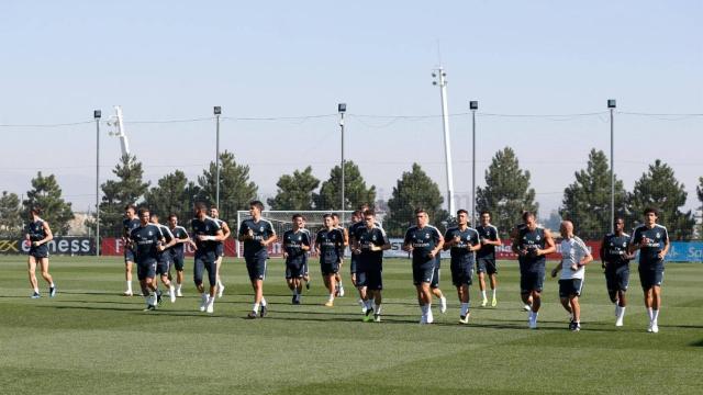 La plantilla del Real Madrid entrenando