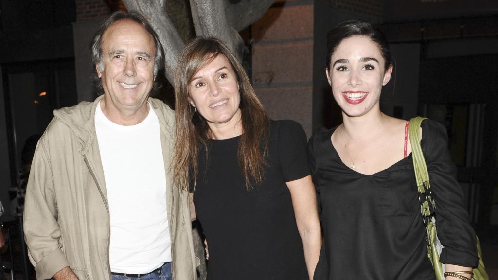 Joan Manuel Serrat, su mujer y su hija.