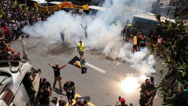 Protesta de los taxistas de Barcelona contra Uber y Cabify.