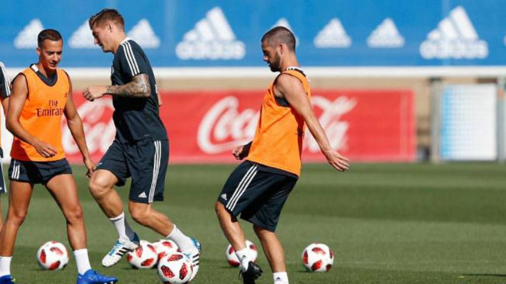 Isco entrenando junto a Lucas Vázquez y Kroos