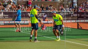 Fernando Belasteguín y Pablo Lima celebran la victoria en la final del Open de Suecia. Foto: worldpadeltour.com