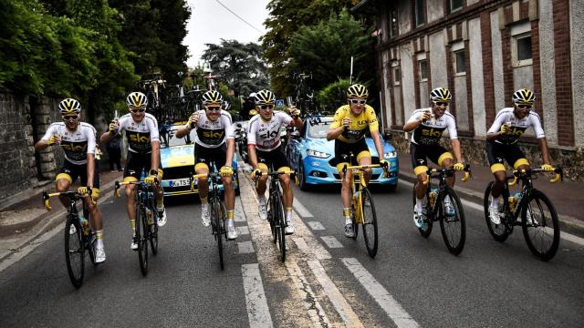 El equipo Sky celebra la victoria de Thomas en el Tour.