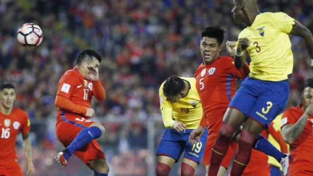 Robert Arboleda, durante un partido con su Selección. Foto: EFE