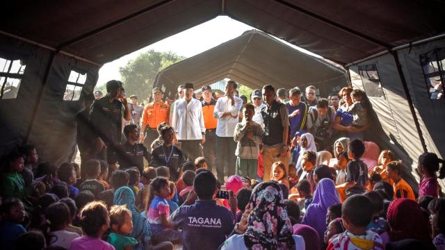 El presidente de Indonesia se dirige a las víctimas del terremoto.