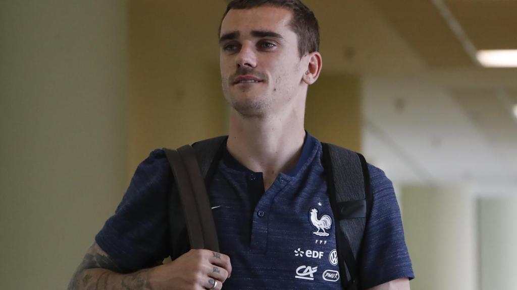 Griezmann durante la concentración de Francia