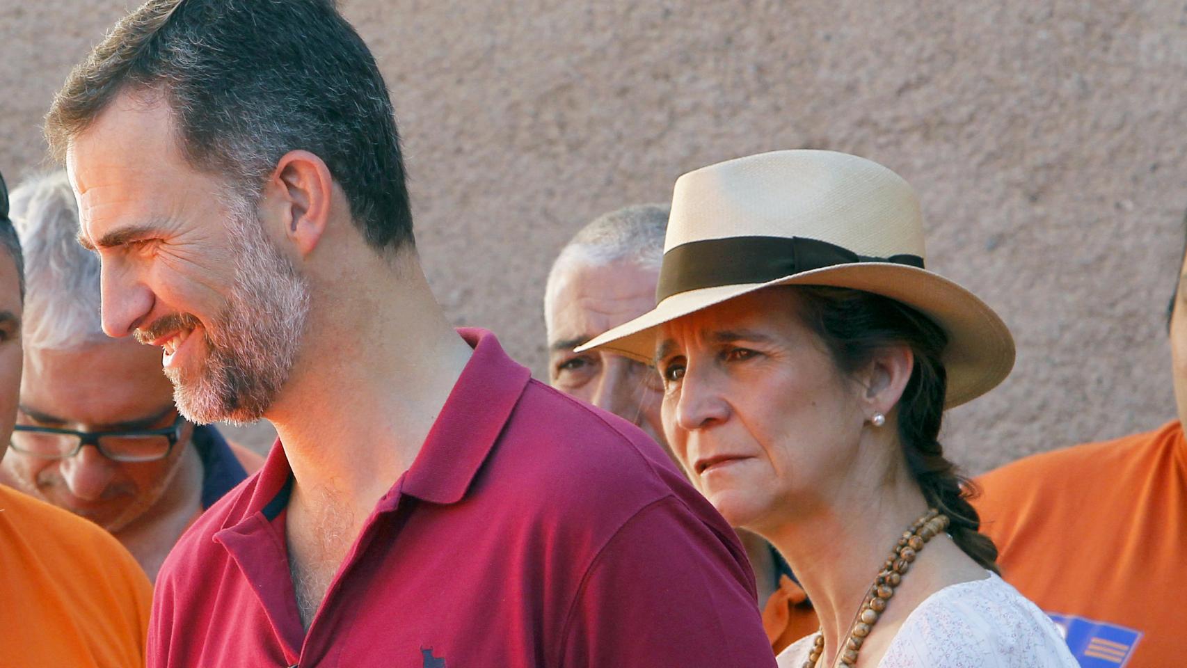 La infanta Elena y el rey Felipe en Palma.