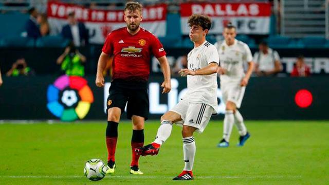 Álvaro Odriozola, frente al Manchester United en su debut con el Real Madrid