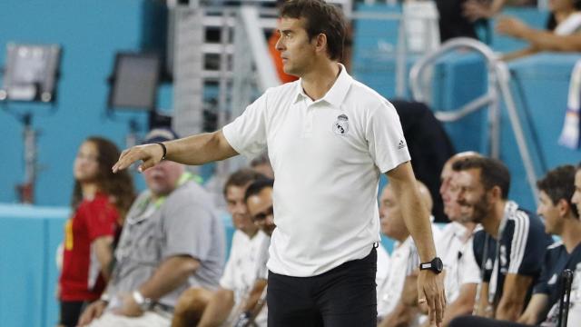 Lopetegui dando indicaciones durante el partido del Real Madrid