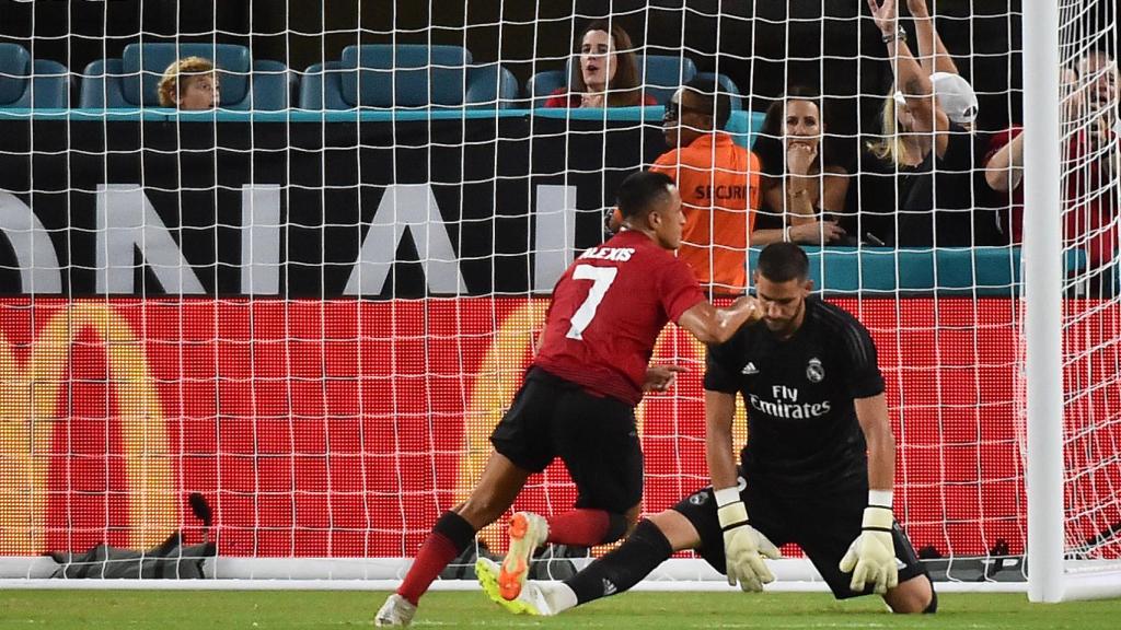 Gol de Alexis Sánchez a Kiko Casilla