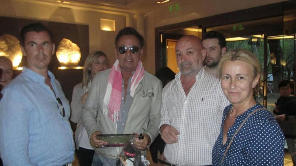 El alcalde entregó la placa de Hijo Adoptivo a Springsteen.