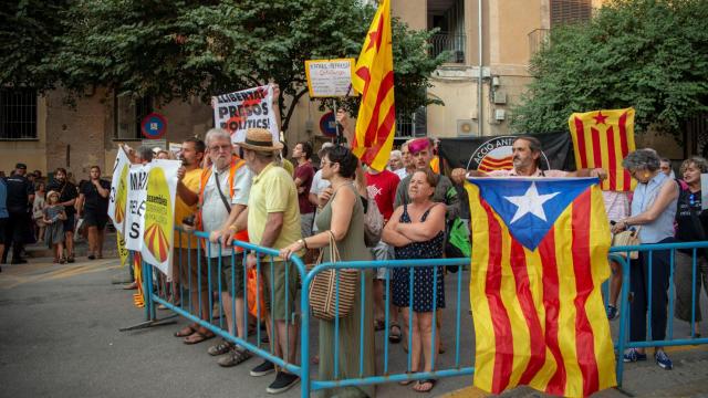 Manifestación contra la monarquía en el Palacio de la Almudaina.