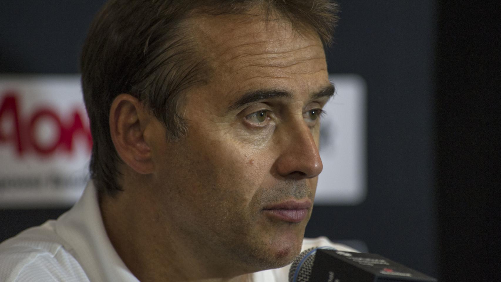 Lopetegui durante una rueda de prensa con el Real Madrid