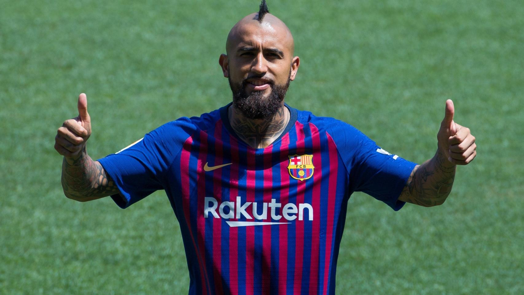 Arturo Vidal, presentado con el FC Barcelona