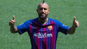 Arturo Vidal, presentado con el FC Barcelona