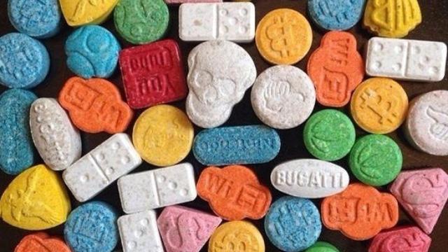 Unas pastillas de MDMA.