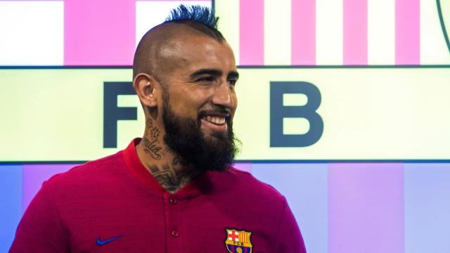 Arturo Vidal durante su presentación con el Barcelona