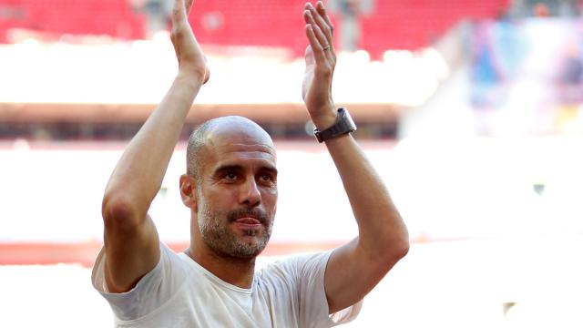 Guardiola celebrando el título de la Community Shield con el Manchester City