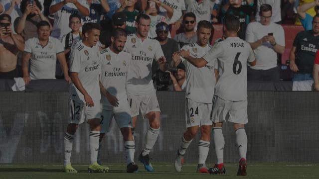 Los jugadores del Real Madrid celebran un gol