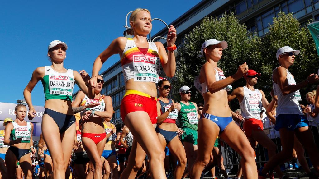 Takacs, en los primeros metros de los 50 kms marcha en Berlín.