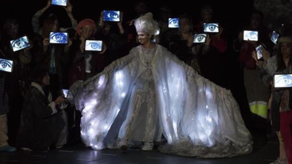 La Creación en escena.