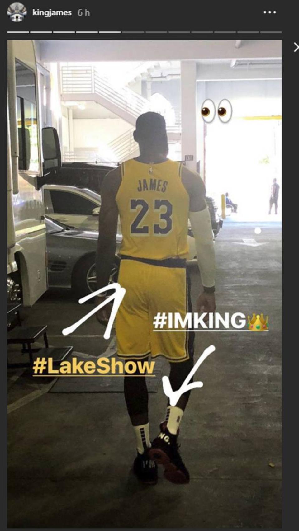 LeBron con la camiseta de los Lakers