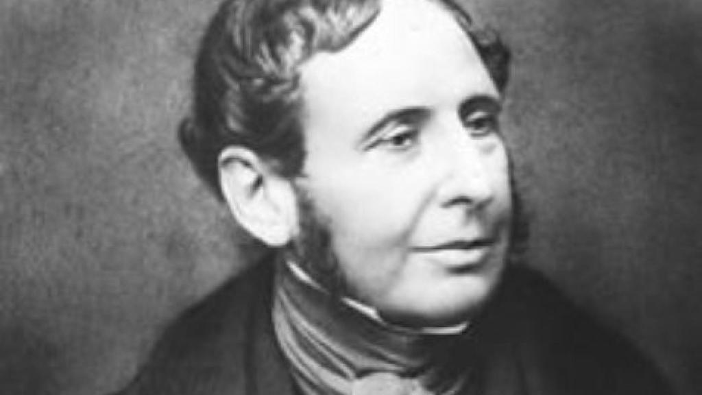 Robert Fitzroy fue el comandante del HMS Beagle durante el famoso viaje de Charles Darwin .