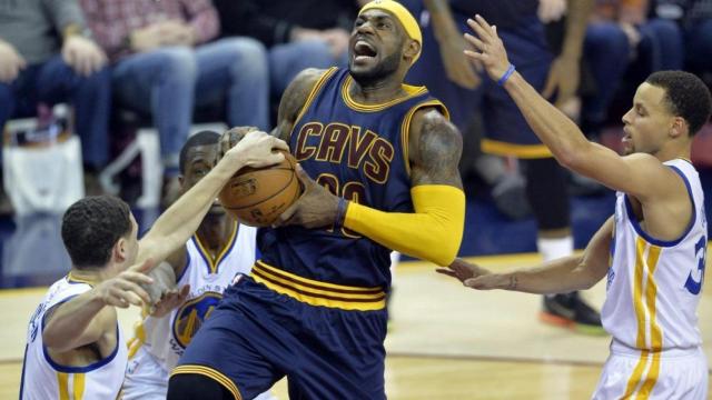 Lebron y Stephen Curry, en las finales de la NBA.