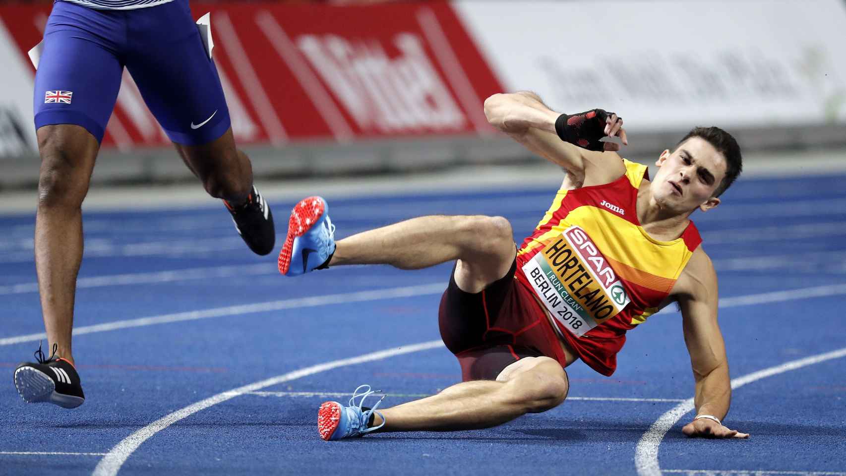 Bruno Hortelano y su caída en la final de 200m del Europeo.