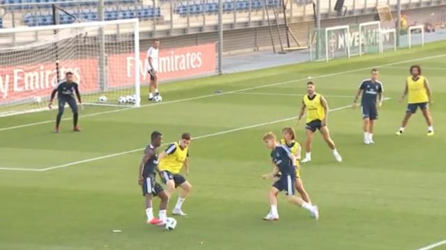 Vinicius y Odegaard durante un entrenamiento