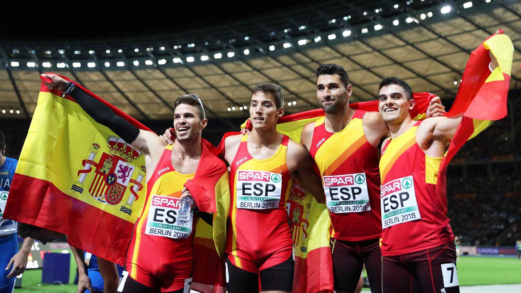 Husillos, Búa, García y Hortelano, tras ganar el bronce en 4x400 metros.